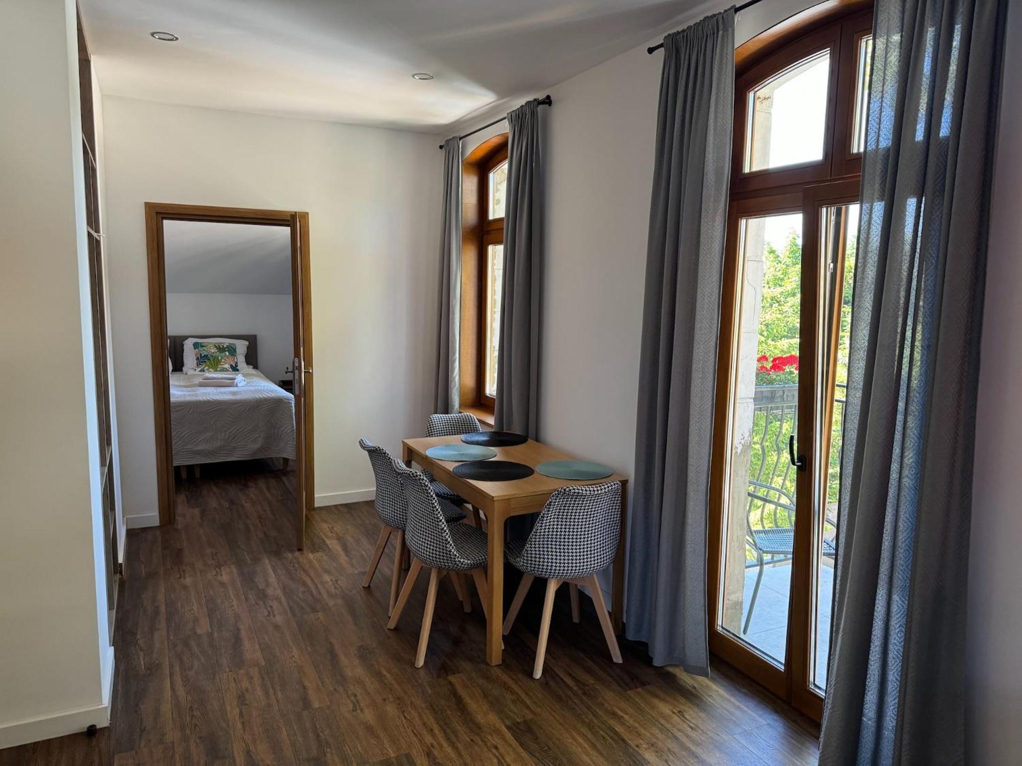 Zeromskiego 8 Apartment