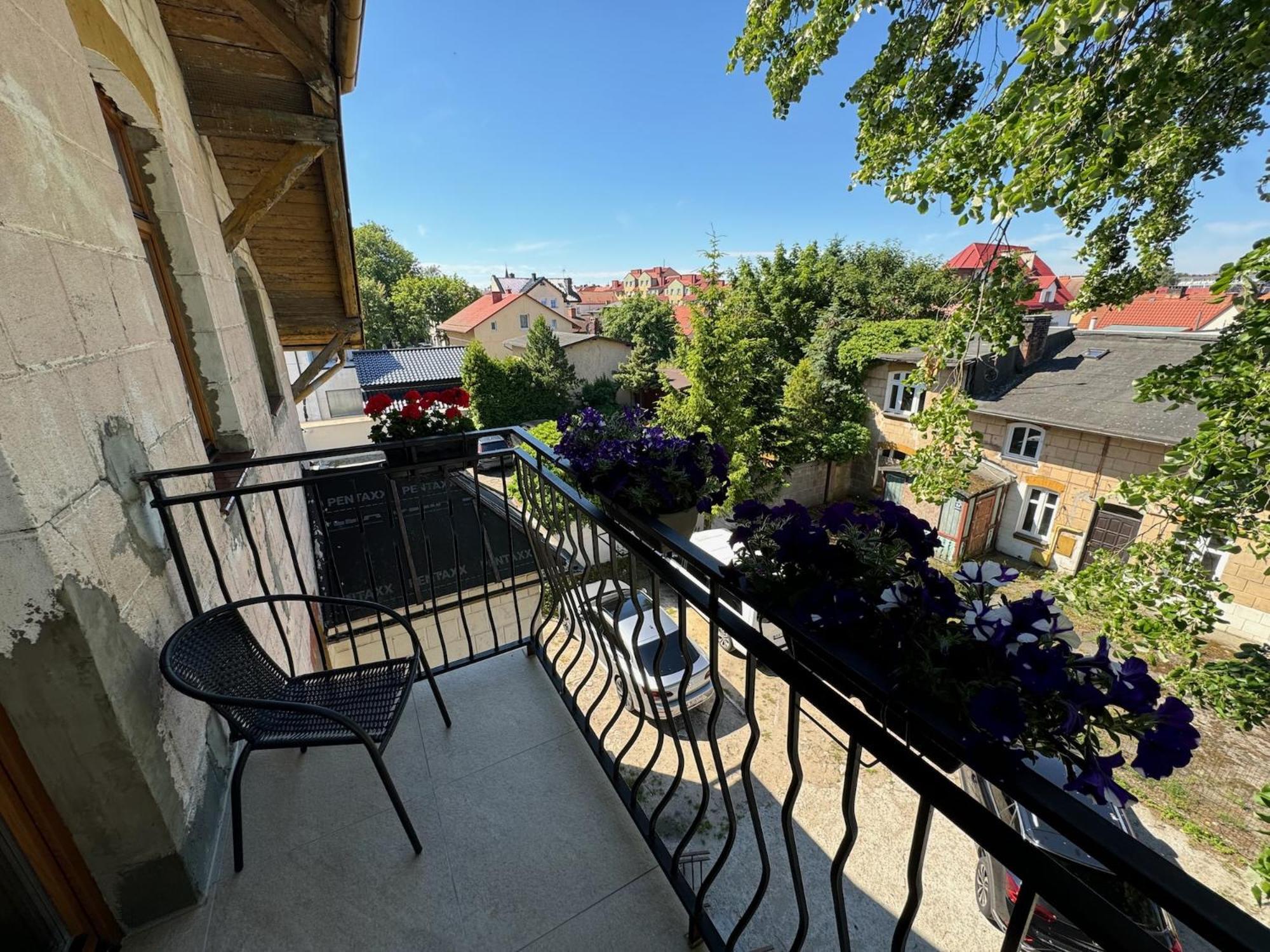 Zeromskiego 8 *